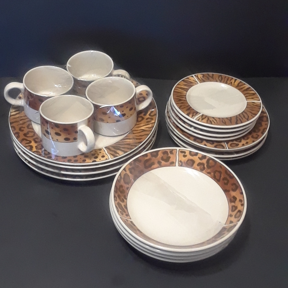 Sakura Majesticware TRIBE Salad Plates - Picture 4 of 5